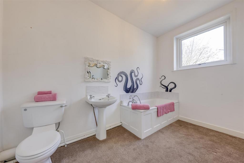 En Suite Bathroom