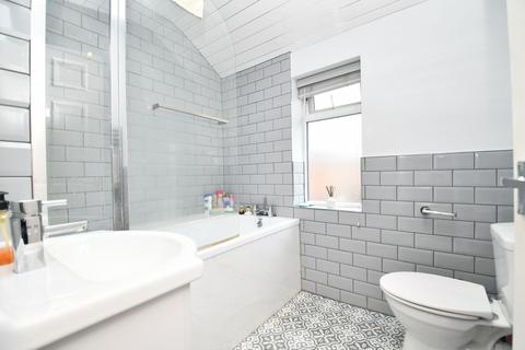57 Avondale Drive, Salford, M6 7PD