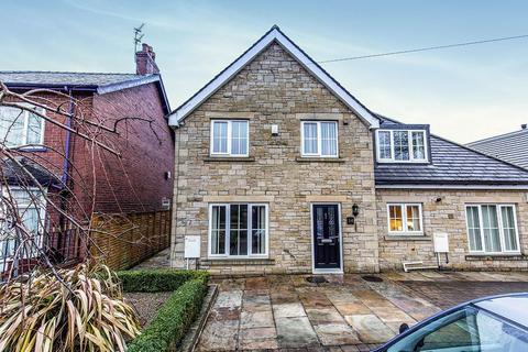 3 bedroom semi-detached house to rent, Station Road, Leeds LS15