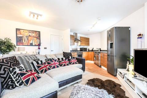 2 bedroom flat for sale, Southmere Drive, London SE2