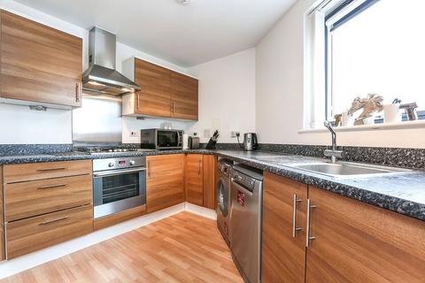 2 bedroom flat for sale, Southmere Drive, London SE2