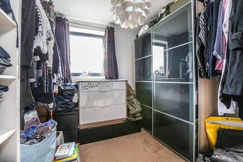 2 bedroom flat for sale, Southmere Drive, London SE2