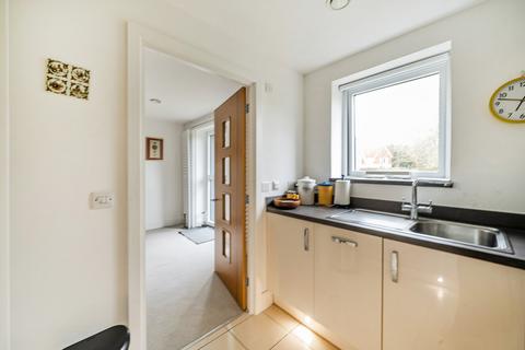 2 bedroom apartment for sale, London Road, Guildford, Surrey, GU1