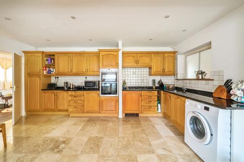 7 Burnet Avenue, Guildford, GU1 1YD