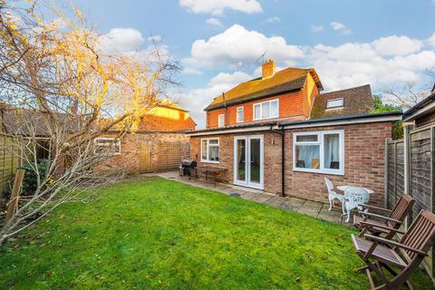7 Burnet Avenue, Guildford, GU1 1YD