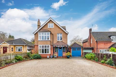 4 bedroom detached house for sale, St. Johns Road, Leatherhead, KT22