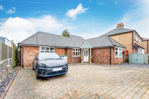 3 bedroom bungalow for sale, Fullers Way North, Surbiton, KT6