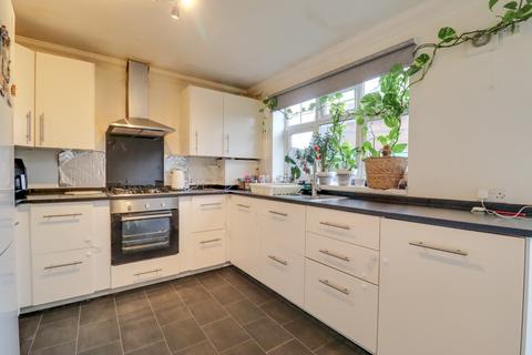 2 bedroom end of terrace house for sale, Butts Road, Sholing