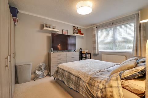 2 bedroom flat for sale, Middle Road, Sholing