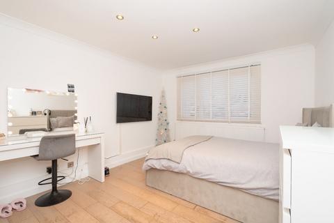 1 bedroom apartment for sale, Scottswood Road, Bushey, Hertfordshire, WD23