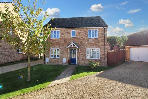 4 bedroom detached house for sale, Peabody Road, Aylsham