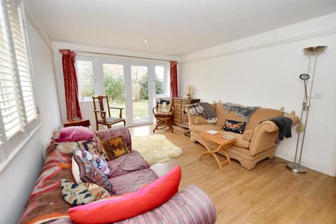 4 bedroom detached house for sale, Uplands Park, Sheringham