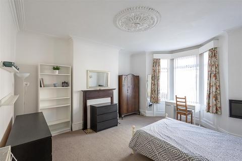 2 bedroom flat to rent, Hazelwood Avenue, Jesmond, Newcastle upon Tyne