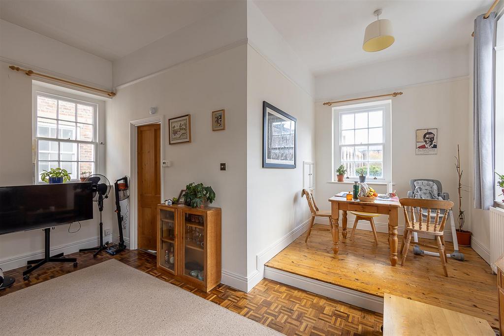 Sitting/ Dining Room