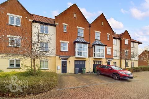 3 bedroom townhouse for sale, Trafalgar Square, Poringland, Norwich