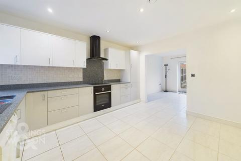 10 Blaxter Way, Norwich, NR7 8BF