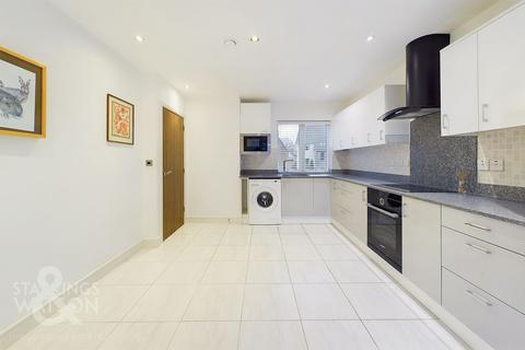 10 Blaxter Way, Norwich, NR7 8BF