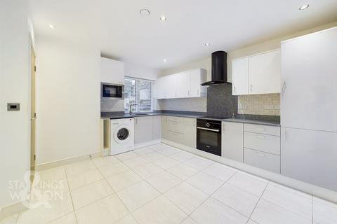 10 Blaxter Way, Norwich, NR7 8BF