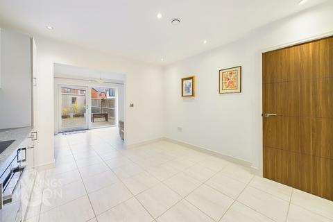 10 Blaxter Way, Norwich, NR7 8BF