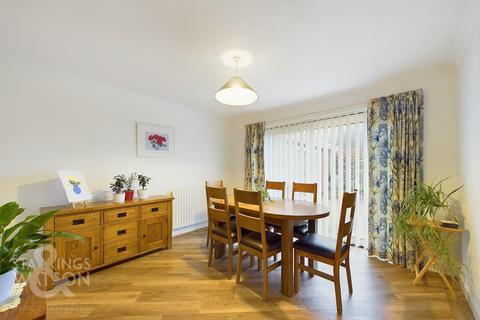 4 bedroom detached bungalow for sale, Carrs Hill Close, Costessey, Norwich