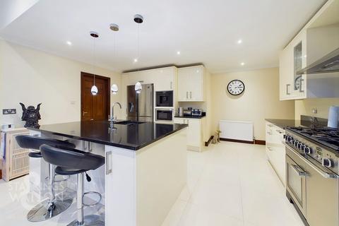 5 bedroom detached house for sale, Boundary Way, Poringland, Norwich