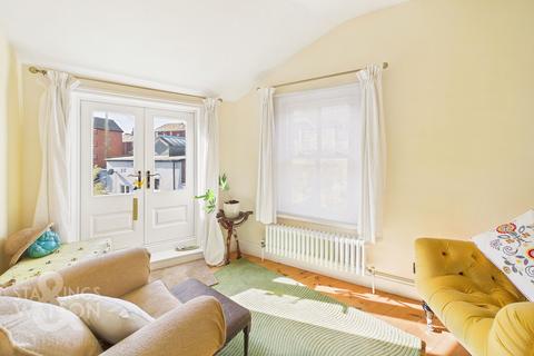 4 bedroom end of terrace house for sale, St. Georges Road, Great Yarmouth