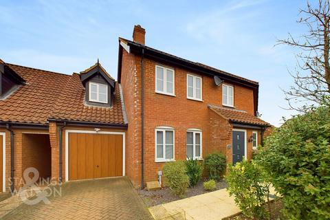 3 bedroom end of terrace house for sale, Captain Ford Way, Dereham