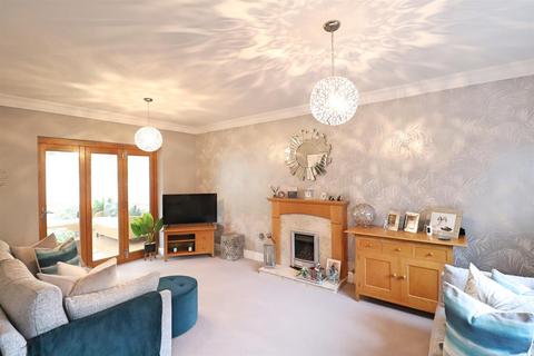 4 bedroom detached house for sale, Clevedon Close, Great Notley