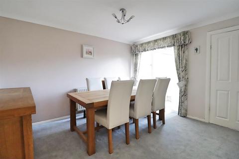 3 bedroom detached house for sale, Mountbatten Road, Braintree