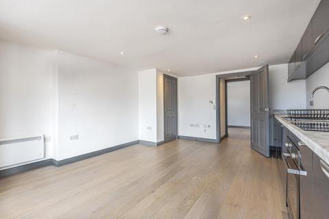 1 bedroom flat for sale, Chesham Town Centre,  Buckinghamshire,  HP5