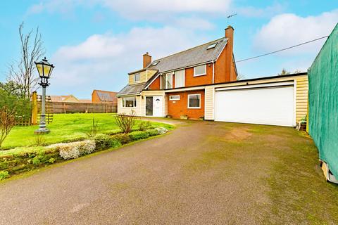 4 bedroom detached house for sale, Station Road, Little Fransham