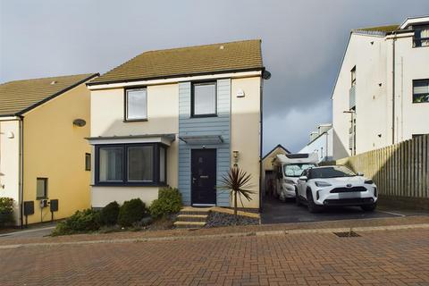 4 bedroom detached house for sale, Minehead Close, Bridgend CF32