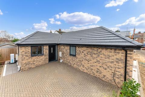 1 bedroom detached bungalow for sale, The Causeway, Royston SG8