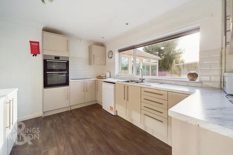 4 bedroom chalet for sale, St. Georges Close, Norwich NR14