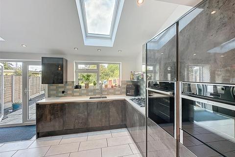 12 Towers Close, Kenilworth, CV8 1FG