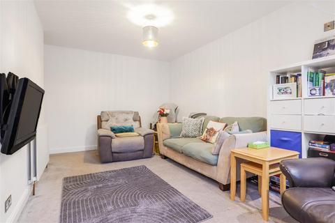 12 Towers Close, Kenilworth, CV8 1FG