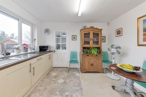 2 bedroom detached bungalow for sale, Chippenham Road, Newmarket CB8