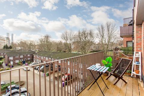 2 bedroom flat for sale, Furlong Court, Mile End, E3