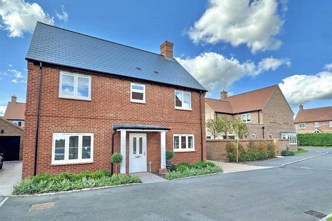 4 bedroom detached house for sale, Stanbridge Road, Haddenham, Buckinghamshire