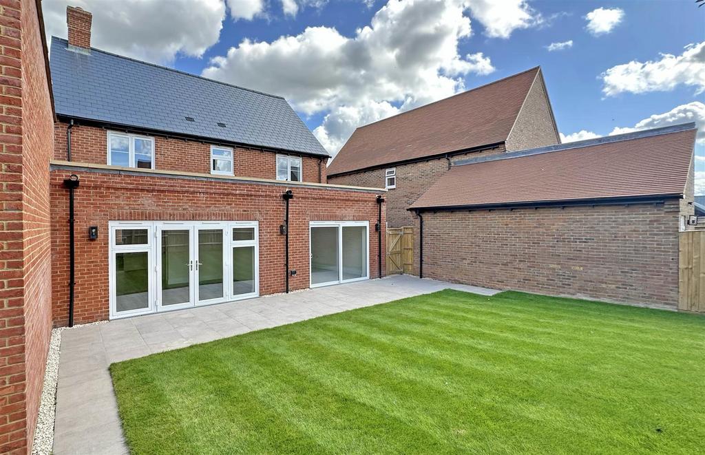 Plot 11 Rear.jpg