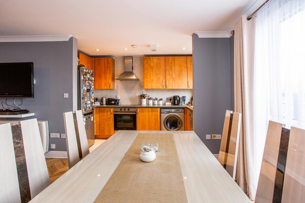 Kitchen/Dining Area