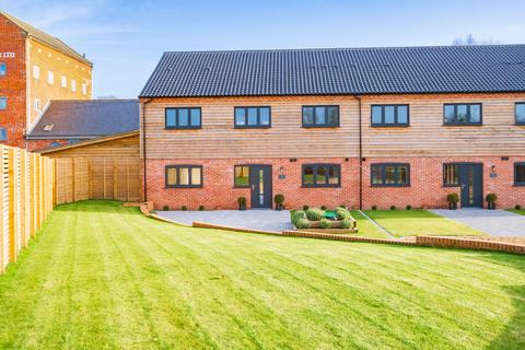 4 bedroom end of terrace house for sale, Happisburgh Road, White Horse Common