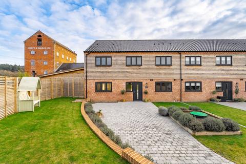 4 bedroom end of terrace house for sale, Happisburgh Road, White Horse Common