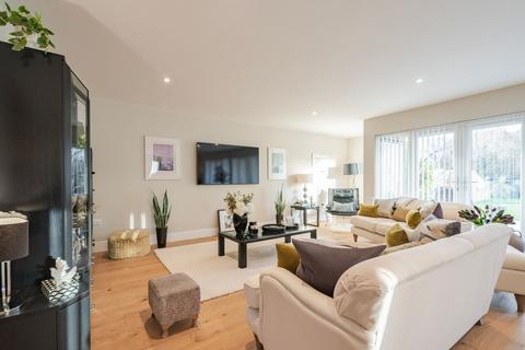 4 bedroom end of terrace house for sale, Happisburgh Road, White Horse Common