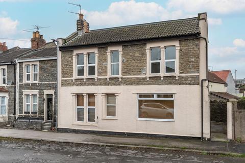 3 bedroom end of terrace house for sale, Bristol BS16