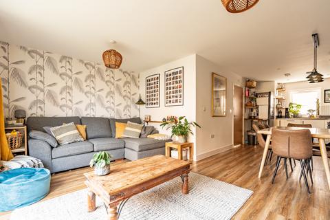 3 bedroom end of terrace house for sale, Bristol BS16