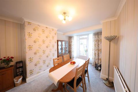 3 bedroom terraced house for sale, Chestnut Avenue, Willerby, Hull