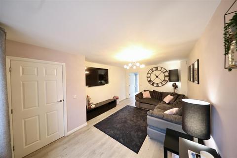 3 bedroom semi-detached house for sale, Hamlet Drive, Kingswood, Hull