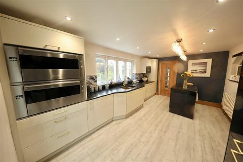 4 bedroom detached house for sale, The Paddock, Cottingham