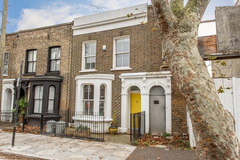 3 bedroom terraced house for sale, Fairfoot Road, Bow, E3